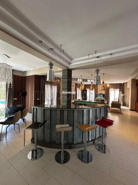Villa spacieuse à Bouskoura 881m2 avec piscine - Location Immobilier - Bouskoura - photo 5