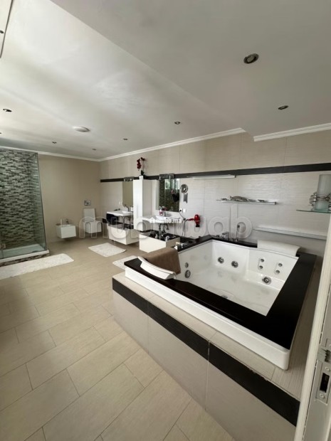 Villa spacieuse à Bouskoura 881m2 avec piscine - Location Immobilier - Bouskoura - photo 7