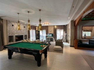 Villa spacieuse à Bouskoura 881m2 avec piscine - Villa à louer - Bouskoura