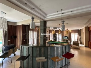 Villa spacieuse à Bouskoura 881m2 avec piscine - Villa à louer - Bouskoura