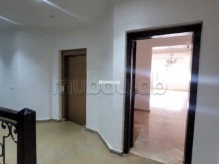 Grand Appartement vide en location à Founty - Appartement à louer - Agadir