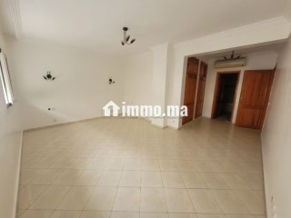 Grand Appartement vide en location à Founty - Appartement à louer - Agadir