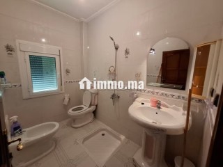 Belle maison de 3 étages au prix intéressant - Maison à vendre - Tanger