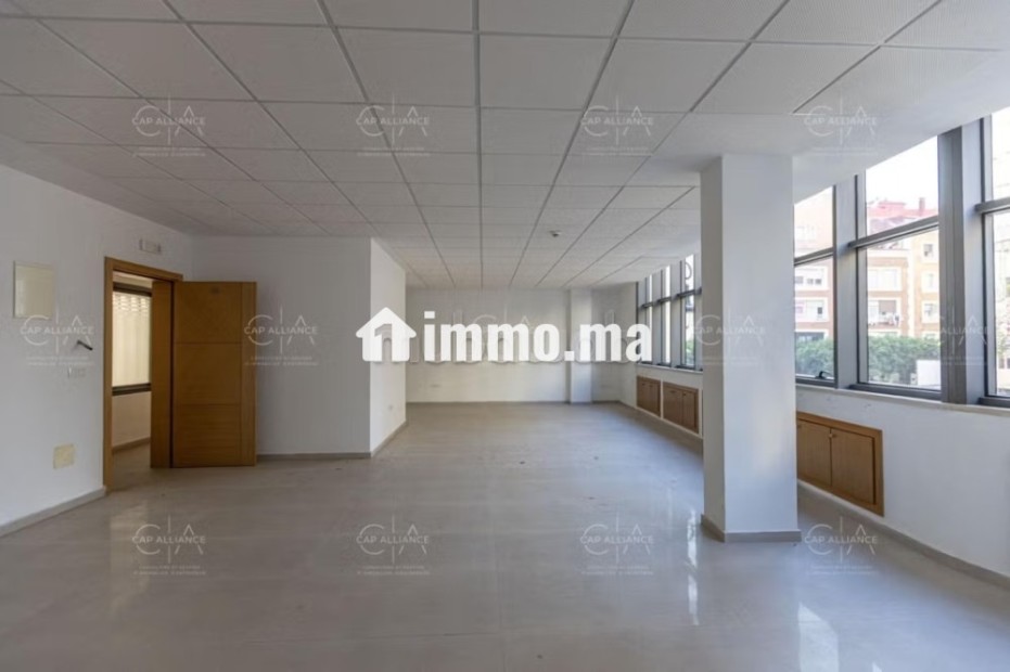 Bureaux à l'achat en Centre. Surface totale 74 m² - Vente Immobilier - Tanger - photo 1