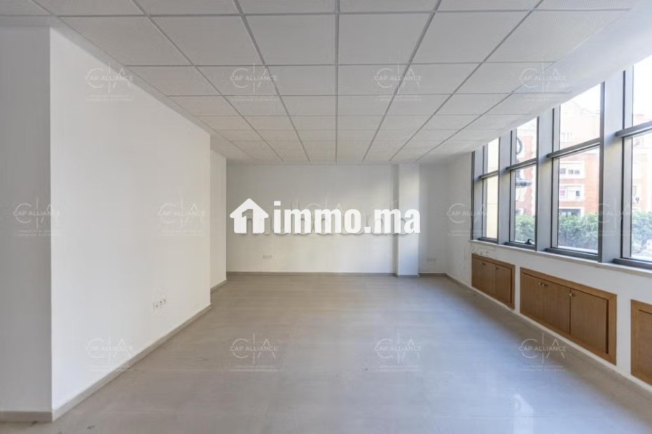 Bureaux à l'achat en Centre. Surface totale 74 m² - Vente Immobilier - Tanger - photo 4