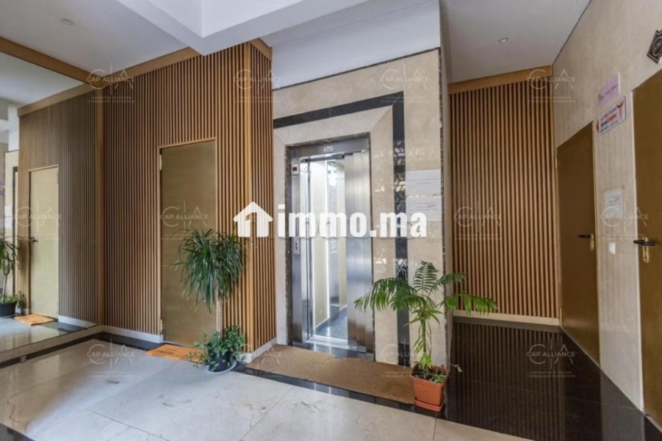Bureaux à l'achat en Centre. Surface totale 74 m² - Vente Immobilier - Tanger - photo 5