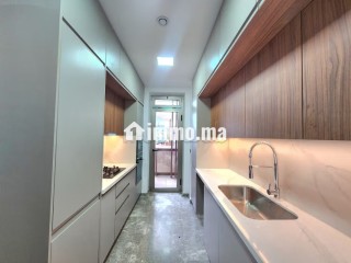 Bel appartement en location à Casablanca Finance City. 3 grandes pièces. Porte blindée, sécurité - Appartement à louer - Casablanca