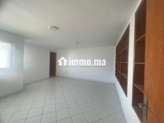 Dépôt administration a louer Bir Rami Zone Indus - Appartement à louer - Kenitra