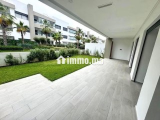 À Dar Bouaaza Superbe Rez De Jardin à louer Vide. 3 belles chambres. Concierge et piscine - Appartement à louer - Dar Bouazza