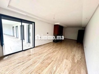 À Dar Bouaaza Superbe Rez De Jardin à louer Vide. 3 belles chambres. Concierge et piscine - Appartement à louer - Dar Bouazza