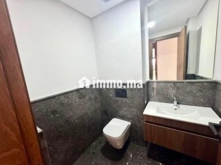 À Dar Bouaaza Superbe Rez De Jardin à louer Vide. 3 belles chambres. Concierge et piscine - Appartement à louer - Dar Bouazza