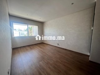Location d'un appartement à Riyad. 3 chambres agréables. Service de concierge et climatisation - Appartement à louer - Rabat