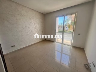 Location d'un appartement à Riyad. 3 chambres agréables. Service de concierge et climatisation - Appartement à louer - Rabat
