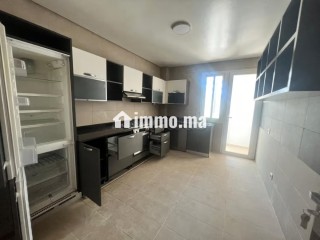 Location d'un appartement à Riyad. 3 chambres agréables. Service de concierge et climatisation - Appartement à louer - Rabat