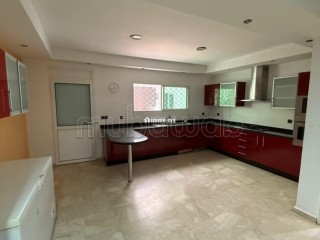 Villa spacieuse A VENDRE à Souissi RABAT - Villa à vendre - Rabat