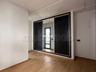Vente d'un bel appartement à Sania. 5 pièces confortables. Service de concierge et climatisation - Appartement à vendre - Tanger