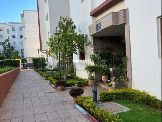 Louez cet appartement à Riad Oulad Mtaa. Surface de 65 m². Bien meublé - Appartement à louer - Temara