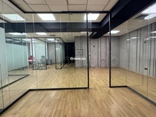 Bureau 131 M² Aménagé Semi Meublé Sur Abdelmoumen - Bureau à louer - Casablanca