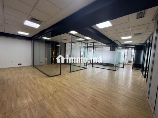 Bureau 131 M² Aménagé Semi Meublé Sur Abdelmoumen - Bureau à louer - Casablanca
