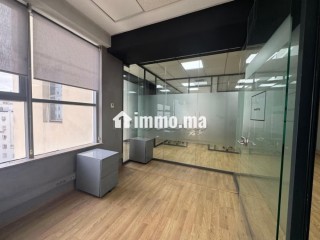 Bureau 131 M² Aménagé Semi Meublé Sur Abdelmoumen - Bureau à louer - Casablanca