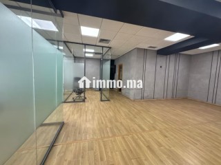 Bureau 131 M² Aménagé Semi Meublé Sur Abdelmoumen - Bureau à louer - Casablanca