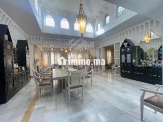 Penthouse Prestige avec Piscine et Spa Privés - Appartement à vendre - Marrakech