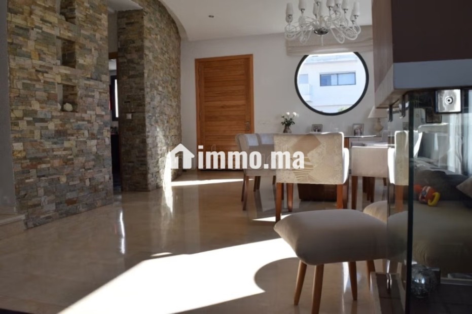 À VENDRE – Villa Jumelée 3 Façades avec Piscine Privative dans Résidence Fermée - Vente Immobilier - Dar Bouazza - photo 6