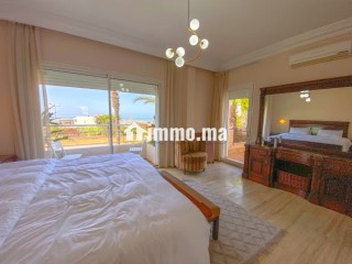 Somptueuse villa à louer à Ain Diab.
Superficie 540 m².
Meublé - Villa à louer - Casablanca