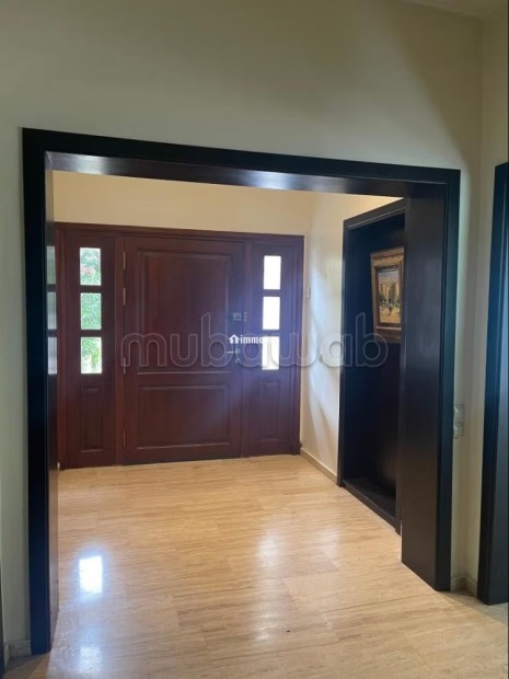 Très Belle villa à vendre à Bouskoura ville. 4 chambres. Tres grand Jardin - Vente Immobilier - Bouskoura - photo 2