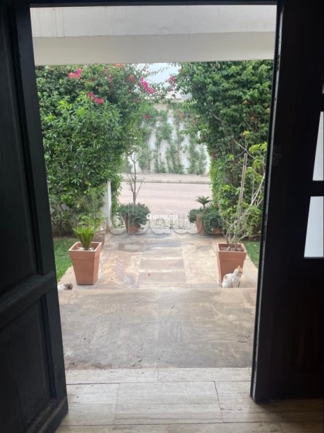 Très Belle villa à vendre à Bouskoura ville. 4 chambres. Tres grand Jardin - Vente Immobilier - Bouskoura - photo 3