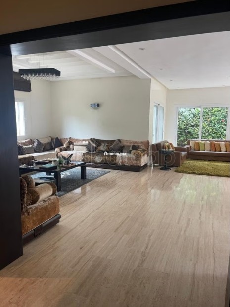 Très Belle villa à vendre à Bouskoura ville. 4 chambres. Tres grand Jardin - Vente Immobilier - Bouskoura - photo 7