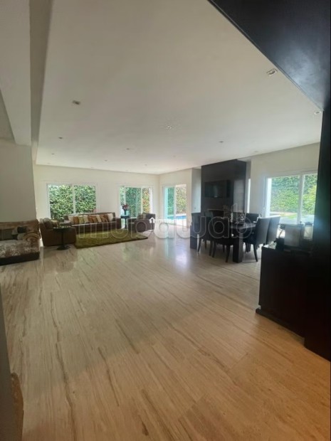 Très Belle villa à vendre à Bouskoura ville. 4 chambres. Tres grand Jardin - Vente Immobilier - Bouskoura - photo 8