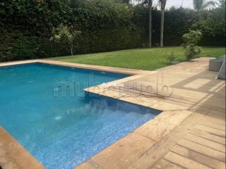 Très Belle villa à vendre à Bouskoura ville. 4 chambres. Tres grand Jardin - Villa à vendre - Bouskoura