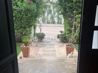 Très Belle villa à vendre à Bouskoura ville. 4 chambres. Tres grand Jardin - Villa à vendre - Bouskoura