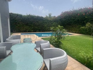 Très Belle villa à vendre à Bouskoura ville. 4 chambres. Tres grand Jardin - Villa à vendre - Bouskoura