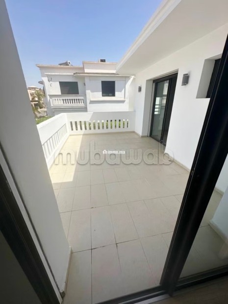 À VENDRE villa 361 m2 de luxe Bouskoura Ville Verte.
Superficie 371 m².
Places de parking et terrasse - Vente Immobilier - Bouskoura - photo 2