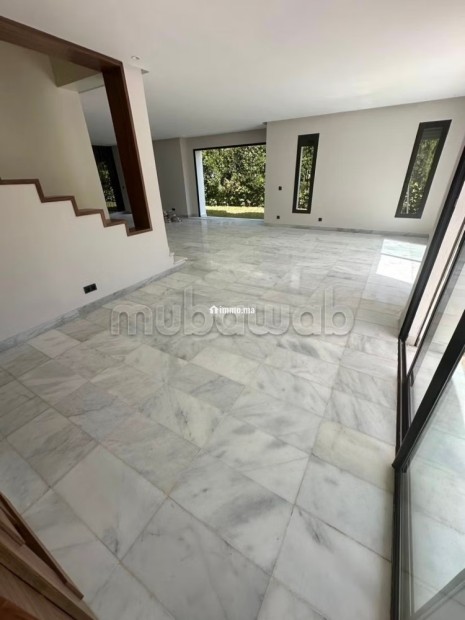 À VENDRE villa 361 m2 de luxe Bouskoura Ville Verte.
Superficie 371 m².
Places de parking et terrasse - Vente Immobilier - Bouskoura - photo 8