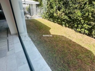 À VENDRE villa 361 m2 de luxe Bouskoura Ville Verte.
Superficie 371 m².
Places de parking et terrasse - Villa à vendre - Bouskoura