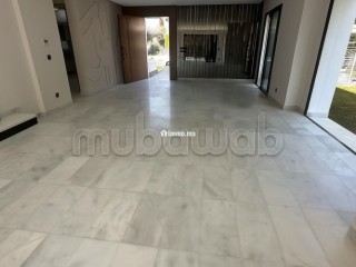 À VENDRE villa 361 m2 de luxe Bouskoura Ville Verte.
Superficie 371 m².
Places de parking et terrasse - Villa à vendre - Bouskoura