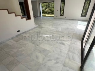 À VENDRE villa 361 m2 de luxe Bouskoura Ville Verte.
Superficie 371 m².
Places de parking et terrasse - Villa à vendre - Bouskoura