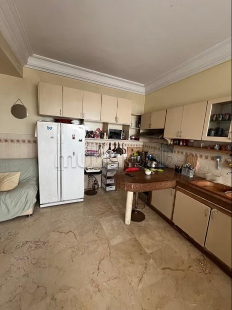 Bel appartement à vendre à Val Fleury.
Surface de 150 m².
Concierge et climatisation - Vente Immobilier - Casablanca - photo 2