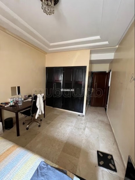 Bel appartement à vendre à Val Fleury.
Surface de 150 m².
Concierge et climatisation - Vente Immobilier - Casablanca - photo 8