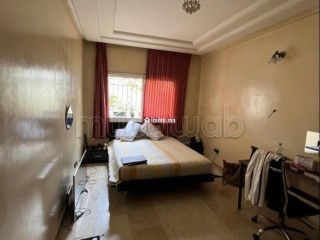 Bel appartement à vendre à Val Fleury.
Surface de 150 m².
Concierge et climatisation - Appartement à vendre - Casablanca