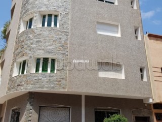 Maison à la vente à Sidi Maarouf. 5 chambres. Porte blindée, salon marocain - Maison à vendre - Casablanca