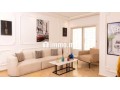 Sublime appartement style haussmanien avec terrasse - miniature 1