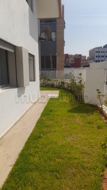 Bel appartement en location en Centre Ville. 4 pièces confortables. Parking et jardin - Location Immobilier - Temara - photo 2