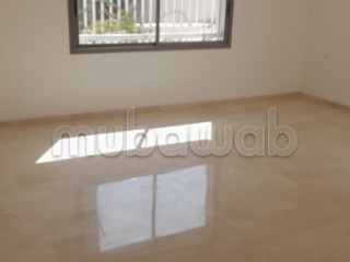 Bel appartement en location en Centre Ville. 4 pièces confortables. Parking et jardin - Appartement à louer - Temara