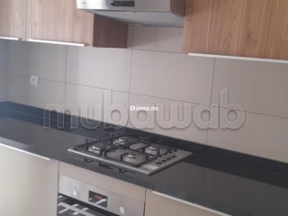 Bel appartement en location en Centre Ville. 4 pièces confortables. Parking et jardin - Appartement à louer - Temara