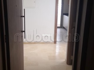 Bel appartement en location en Centre Ville. 4 pièces confortables. Parking et jardin - Appartement à louer - Temara