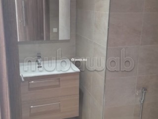 Bel appartement en location en Centre Ville. 4 pièces confortables. Parking et jardin - Appartement à louer - Temara